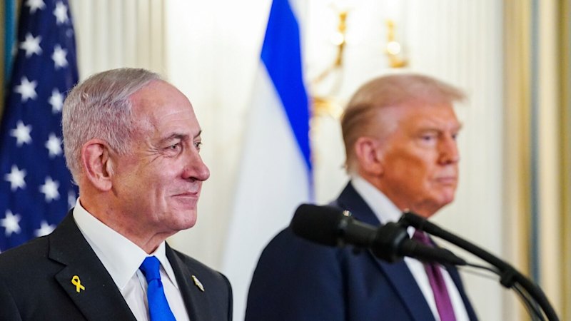 Australia news LIVE: Trump acclaims Israel-Gaza peace deal; Albanese government prepares for major overhaul of Defence property
