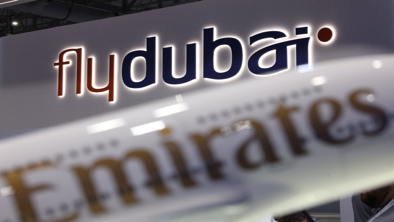FlyDubai orders 150 Airbus A321neo aircraft, expanding its fleet beyond Boeing for the first time