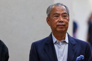 Judge approves Muhyiddin’s UK trip for cancer treatment, trims travel window and rejects long Dubai stopover