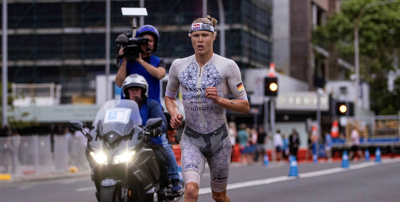 T100 Drama in Dubai: Chaos Reigns as Favorites Miscount Laps, Mika Noodt Claims Win