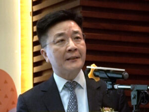 Summer-winter flu overlap injects urgency to jabs call