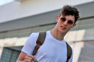 Bearman se paie ‘les ordures’ qui ont harcelé Antonelli en ligne