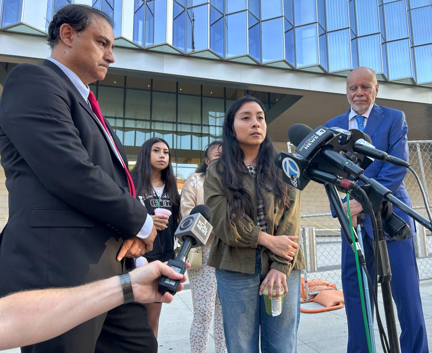 Chabria: Homeland Security says it doesn’t detain citizens. These brave Californians prove it has