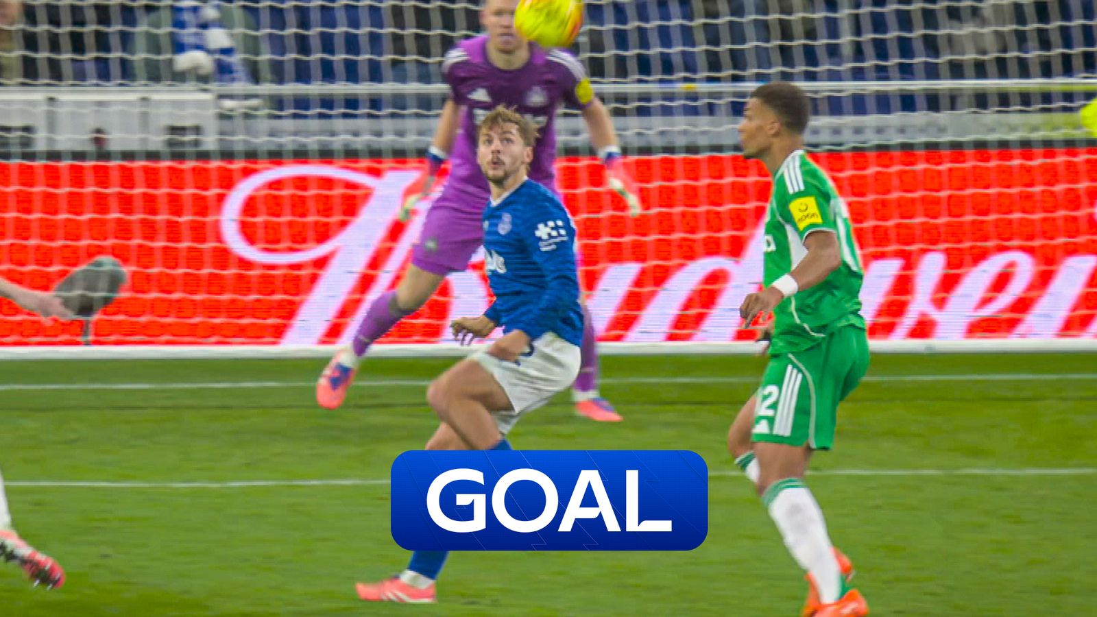 Everton vs Newcastle: Kiernan Dewsbury-Hall pulls one back for Toffees!