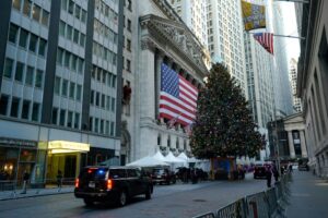 Asian markets mixed ahead of US data, expected Fed rate cut