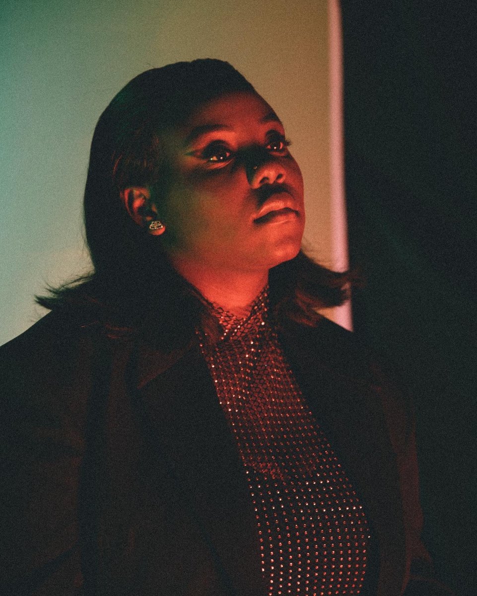 Teni is raising alarm over the growing concerns surrounding the ongoing conflict between music icon, Innocent Idibia