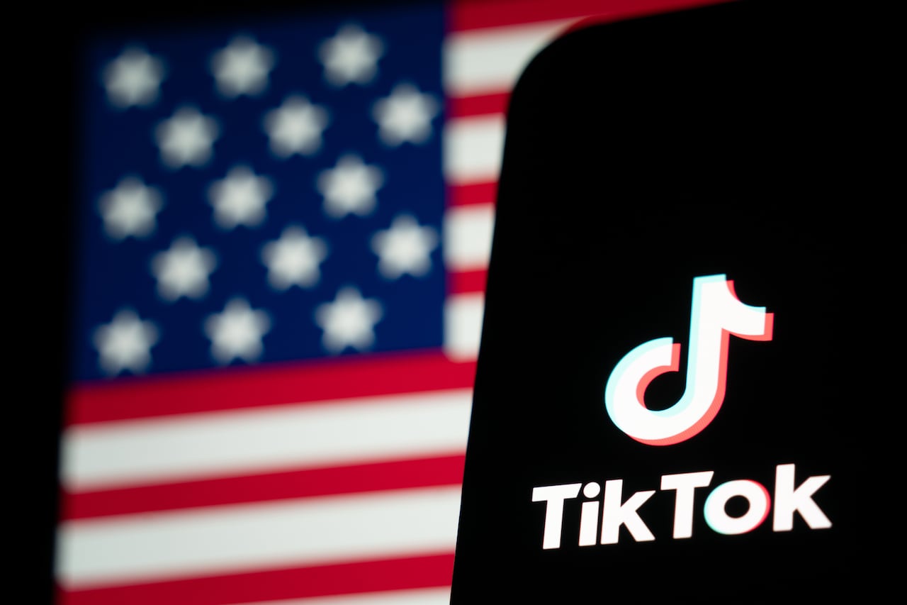TikTok inks deal with American investors to keep app operating in U.S.