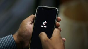 TikTok signs deal to sell US unit to American investors, including Oracle, Silver Lake