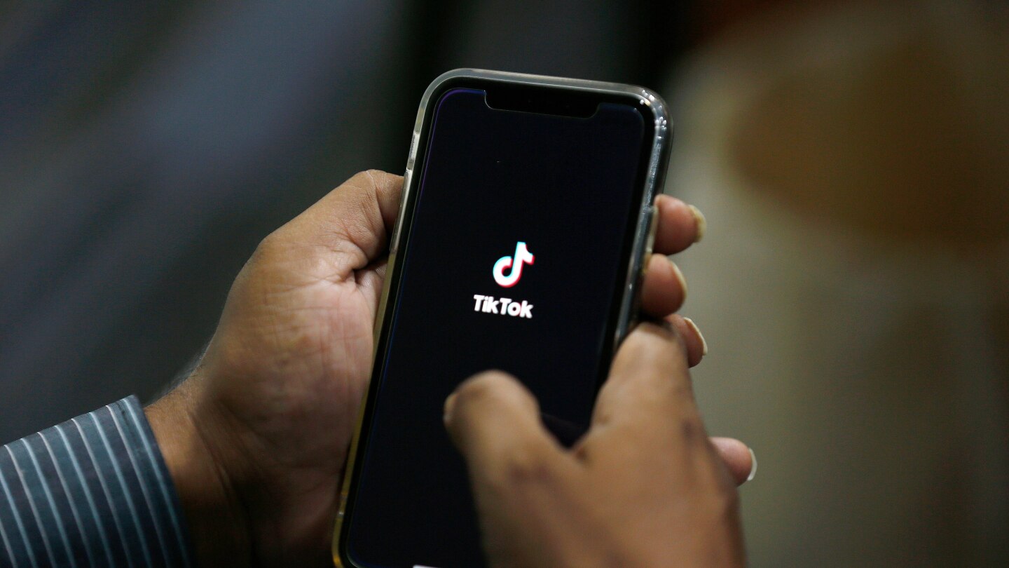 TikTok signs deal to sell US unit to American investors, including Oracle, Silver Lake