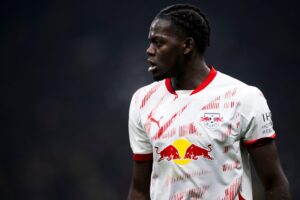 Chelsea leading race to sign French defender