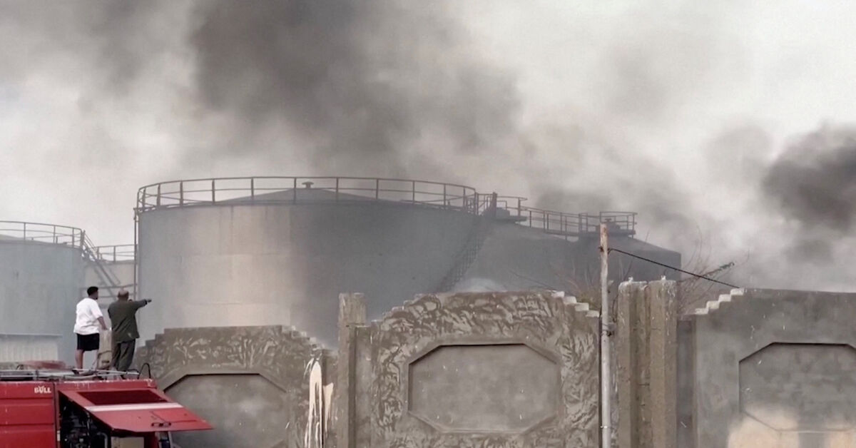 Factbox-UAE foreign policy in spotlight after Yemen escalation