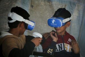 VR Headsets Take War-scarred Children To World Away From Gaza…