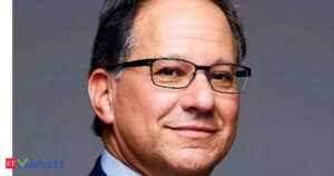 Fed rate-cut hopes vs. falling consumer confidence: Seth Freeman on what it means for markets in 2026