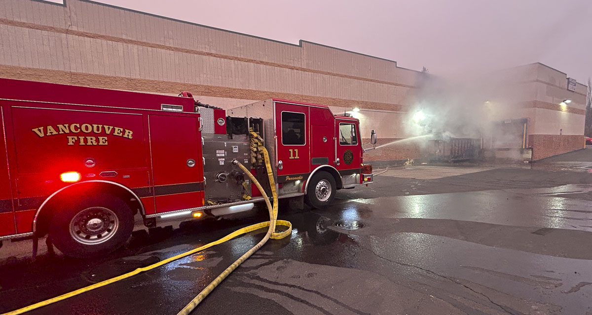 VFD extinguishes large drop box style dumpster on fire