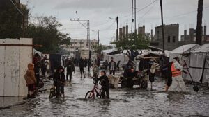 Heavy rains flood Gaza camps, worsening the humanitarian crisis