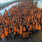 McLaren F1 fête à l’usine de Woking son premier titre pilotes depuis 2008