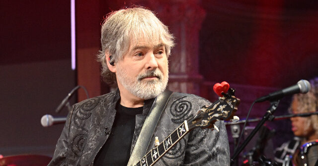 Banjo Player Bela Fleck Cancels Kennedy Center Shows over ‘Politics’