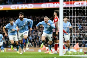 Man City close Premier League gap to two points after routine win over Sunderland