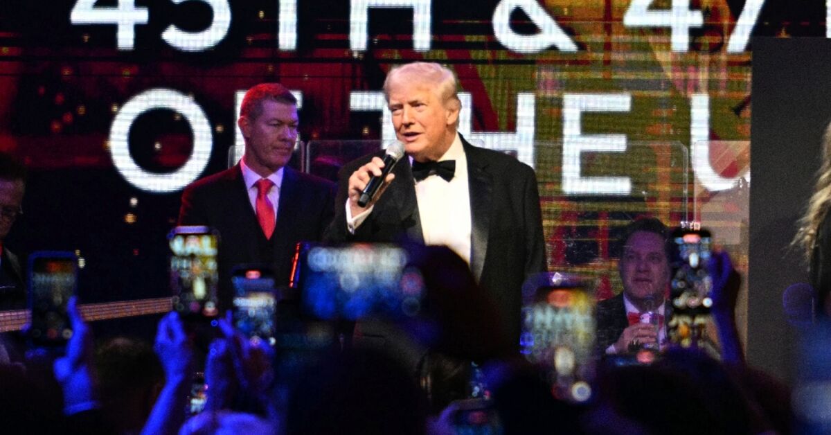 Israel’s Netanyahu among partygoers at Trump’s New Year’s Eve fete