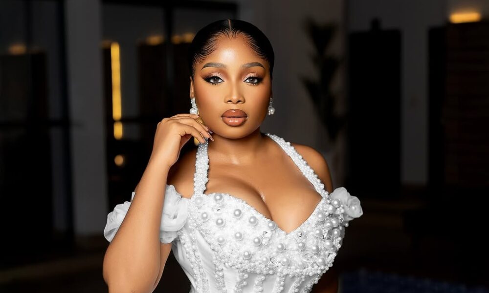 Bring All The Glamour and Sass to Your Bridal Shower With This Stunning Look