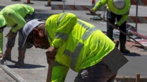 Pakistani workers set to regain jobs in Kuwait; labour ties strengthened