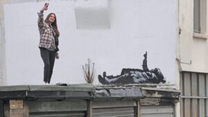 Banksy unveils a new mural in London