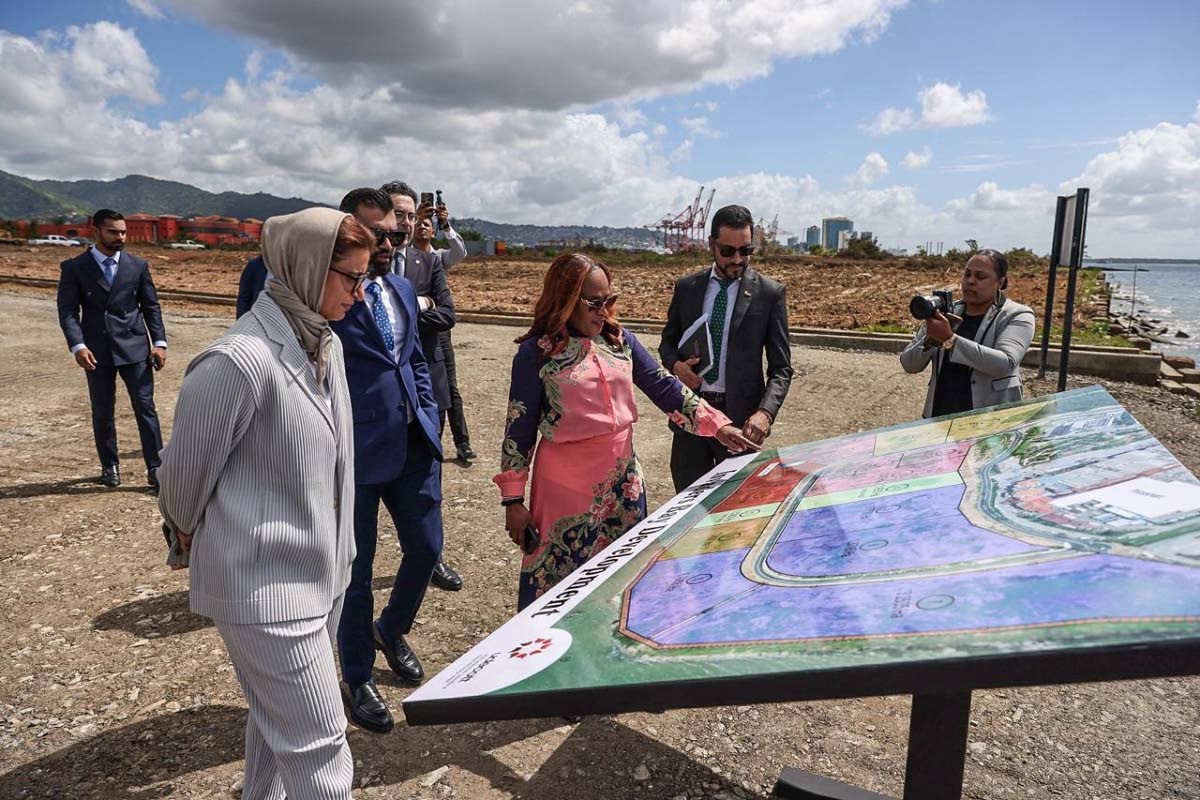 Visiting UAE delegation tours key gov’t projects