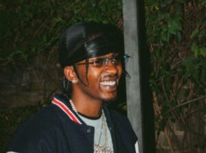 Rapper Flvme launches BLVCK & WHiTE still water