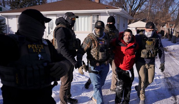 On Immigration, Let’s Just Follow the Constitution