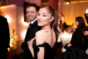 Golden Globes 2026: Ariana Grande, Lisa, More Hit the Red Carpet