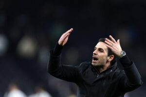 Chelsea and Arsenal in race to sign Serie A defender