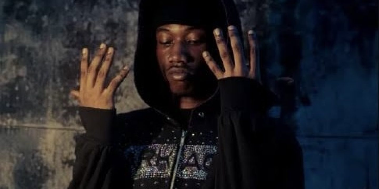 Muzz Lyrics by Zaylevelten