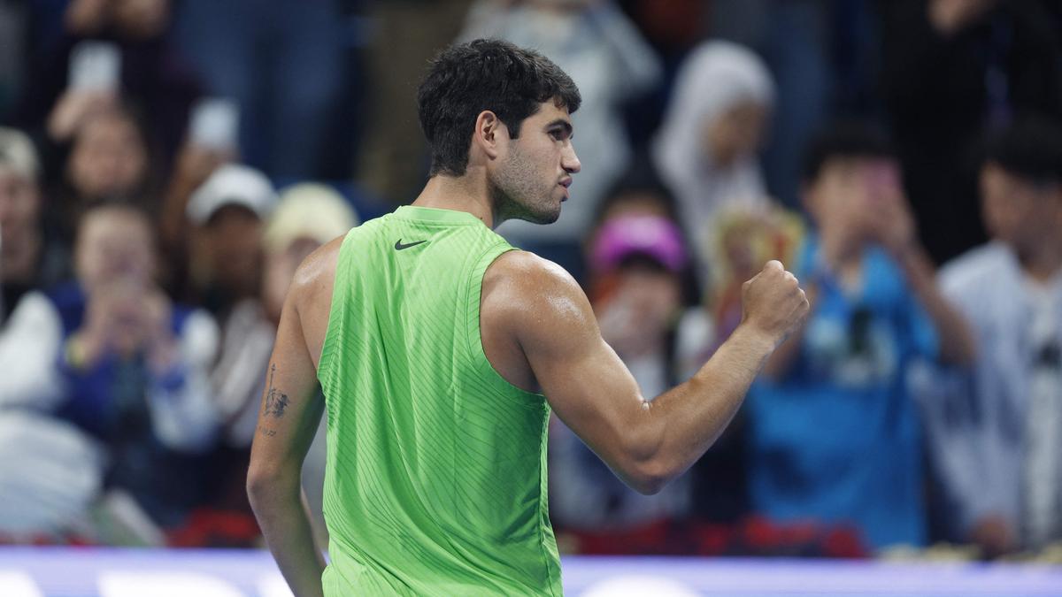 Alcaraz battles into second round of Qatar Open