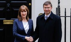 Bombshell Brexit betrayal on cards as Brussels opens door to new UK trade deal