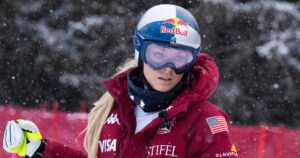 Lindsey Vonn completes training run one week after she tore her ACL