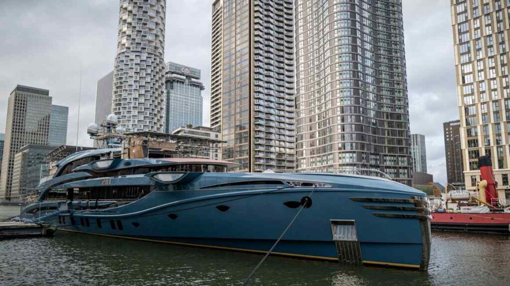 Impounded Russia-linked yachts lose €580mn in value