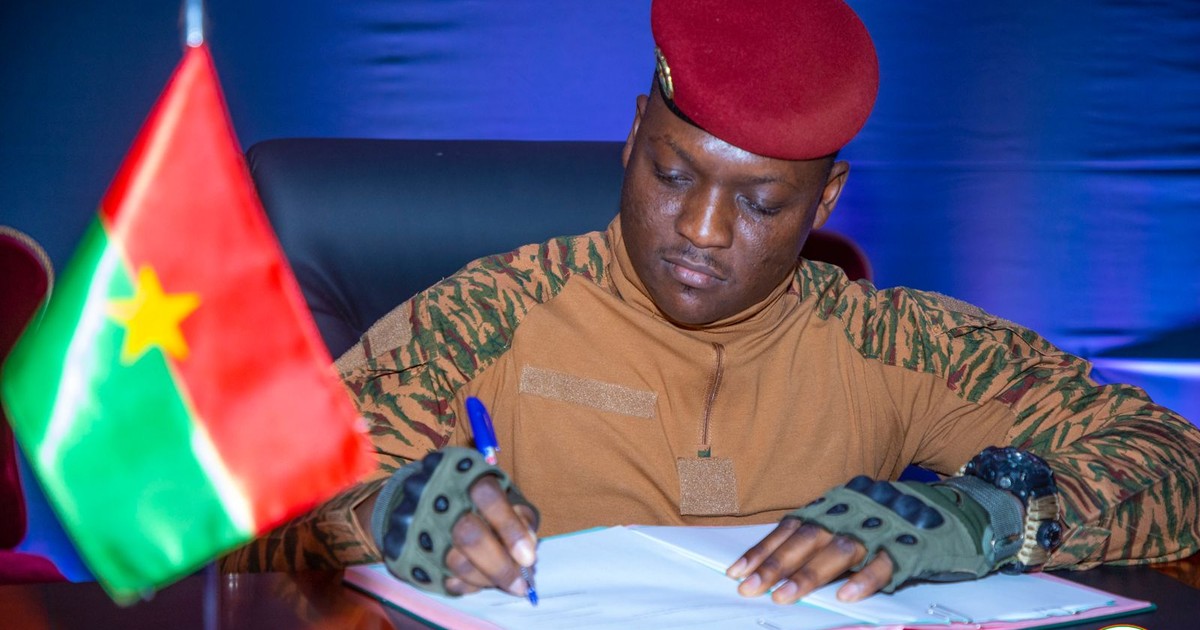 Burkina Faso Junta Dissolves Political Parties