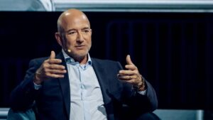 Jeff Bezos: cutting the legs off The Washington Post