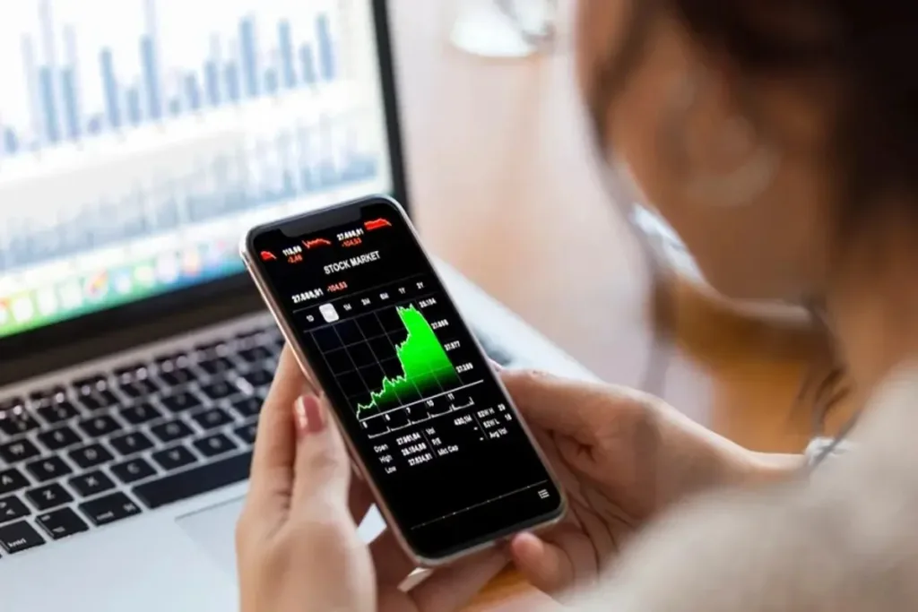 Old hands vs new kids on the block: Investment platforms battle for customers 