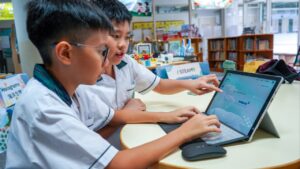 Hong Kong teams up with experts to develop AI tailored for schools