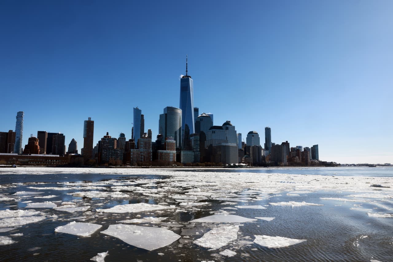U.S. stock futures fall after bitcoin’s weekend drop, as gold and silver’s sell-off may be bleeding into other markets