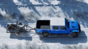 2026 Jeep Gladiator Whitecap Adds Retro Two-Tone Style for $495