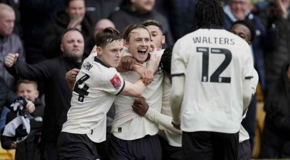 League One Club Shock Sunderland In FA Cup