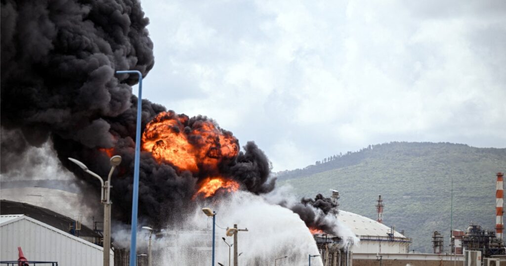 Giant oil tanker off Dubai hit by Iranian strike, Trump threatens to obliterate Iran energy, oil plants, World News