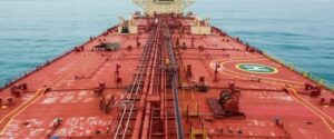 Super Tanker Rates Soar Amid Sanctions, Supply Shifts, and Strategic Hoarding