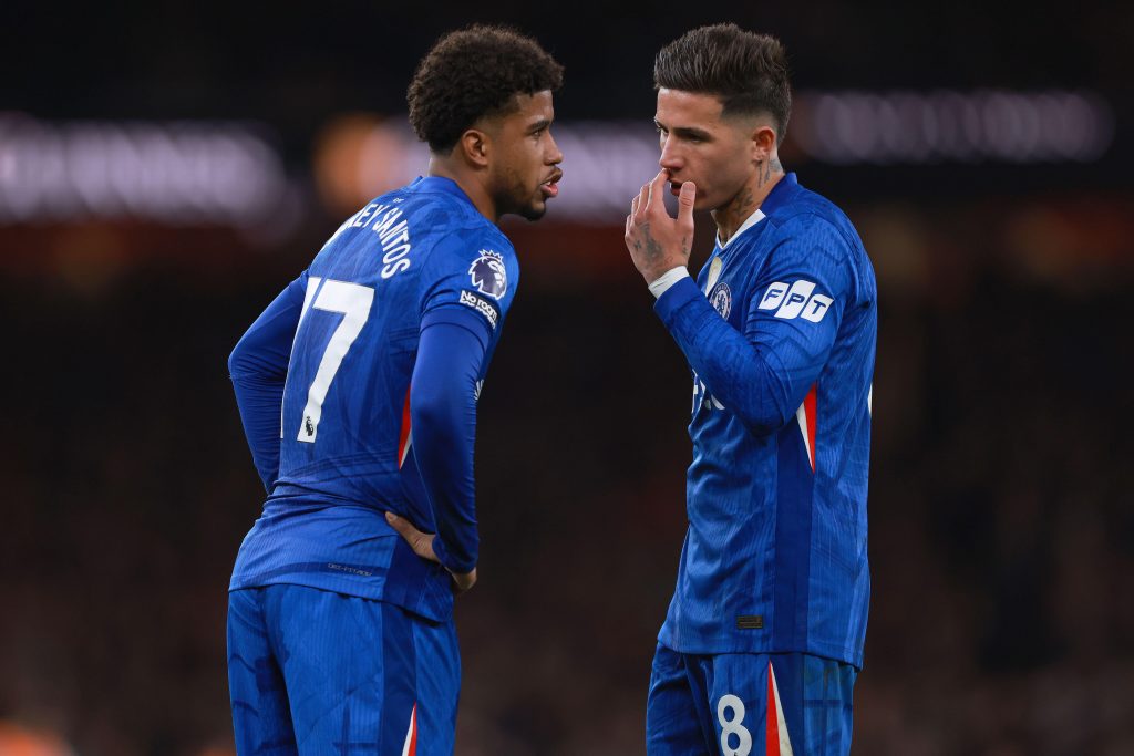 Man United remain interested in Chelsea midfielder