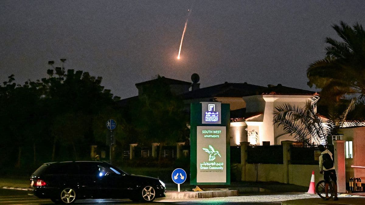 Banks in Gulf evacuate their staff after Iran threatens to attack economic centres linked to US