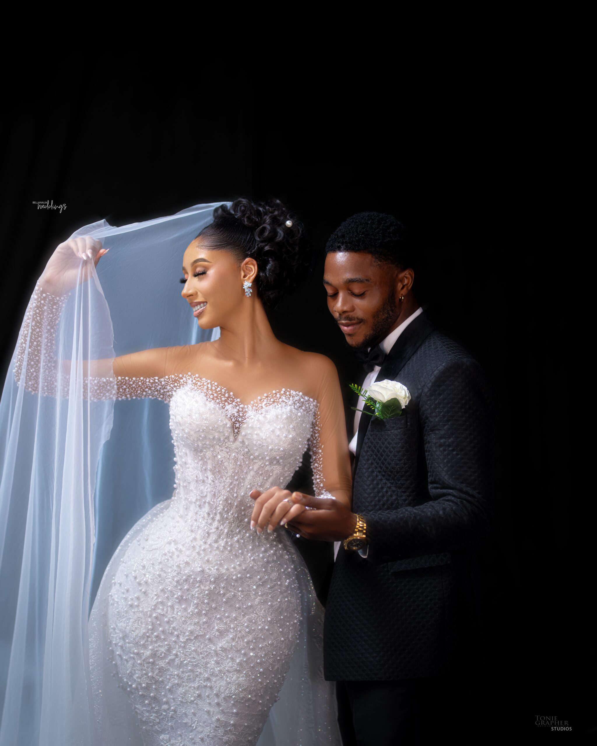 This Styled Shoot Captured by Toniegrapher Is a Timeless Reflection of Elegance and Romance