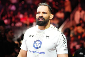 Michel Pereira prevails after 3-fight slump despite boos and ‘robbery’ claims