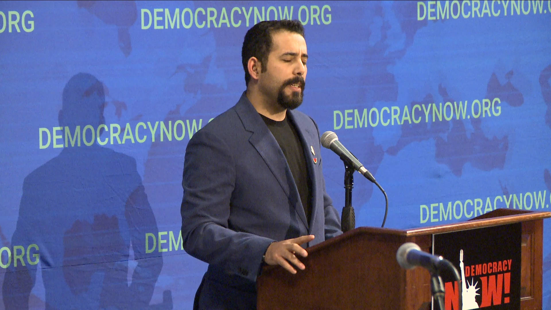 “Under the Rubble”: Pulitzer Prize Winner Reads Poem About Gaza at Democracy Now!’s 30th Anniversary